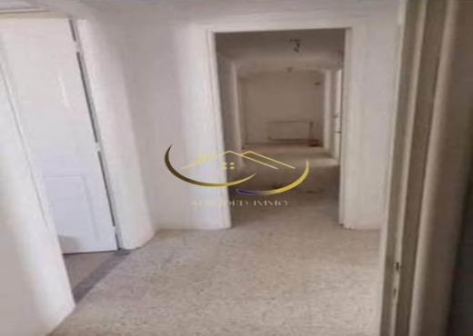 un étage S+3 - Bien immobilier à {"id":23,"country_id":219,"name":"TUNIS","slug":"tunis"} - Agence Immobilière immo\'in