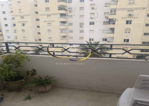 A VENDRE UN APPARTEMENT S+3 A CITE WAHAT