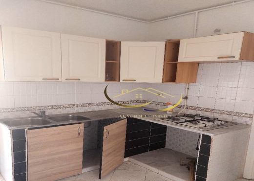 A LOUER UN APPARTEMENT S+2 A CITE WAHAT