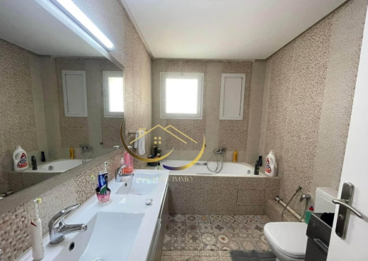 A VENDRE UN APPARTEMENT S+3 A CITE WAHAT - Bien immobilier à {"id":23,"country_id":219,"name":"TUNIS","slug":"tunis"} - Image 3 - Agence Immobilière Maison Plus Elite